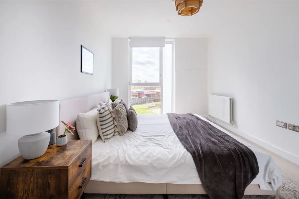 Stylish London Flat - Private Terrace - City View