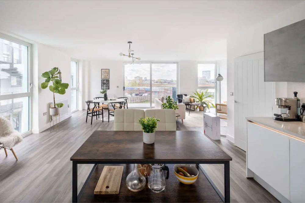 Stylish London Flat - Private Terrace - City View