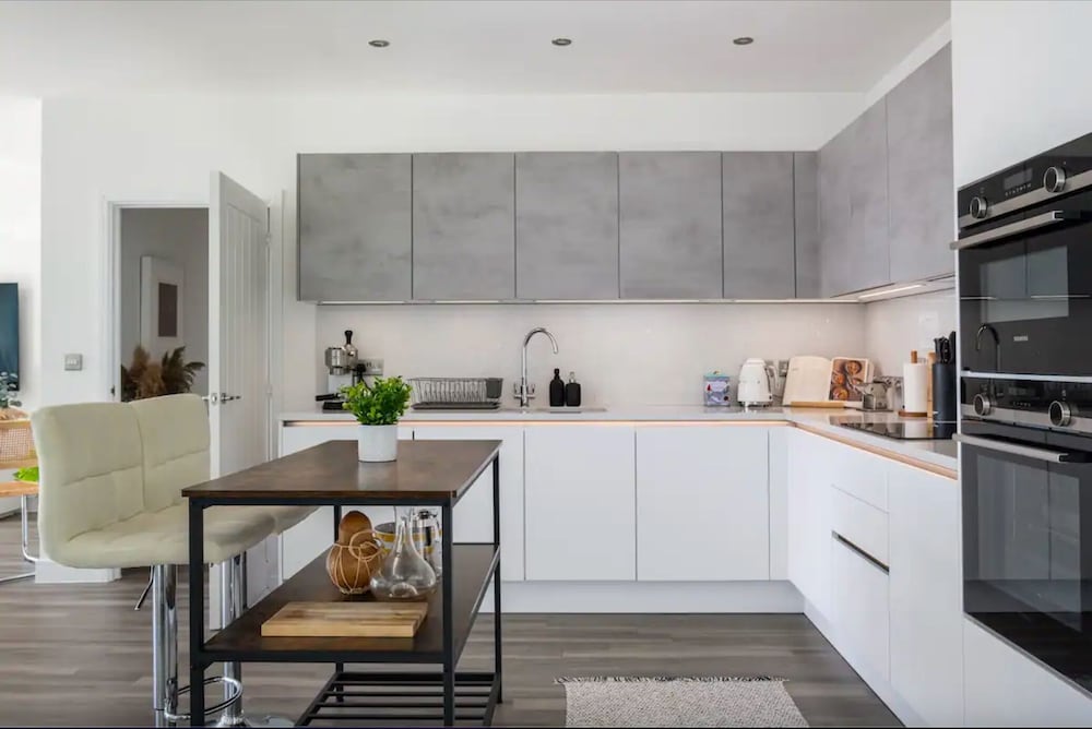 Stylish London Flat - Private Terrace - City View