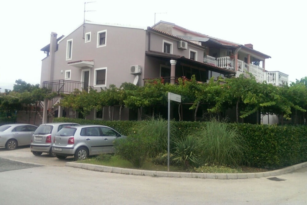 Apartments Villa Dina