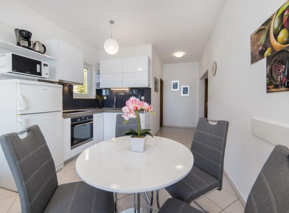 Apartment Tafra 1