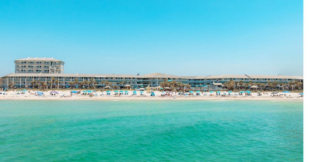 Hotel Sandpiper Beacon Beach Resort - Image 1