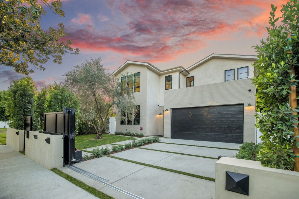 Kraft Villa - Luxury Living Redefined w/ Pool