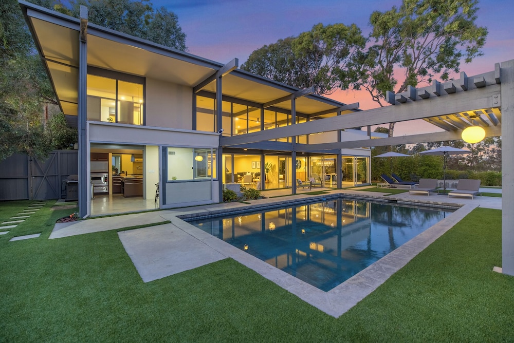Solara Point - Sunset to Skyline With Pool & Epic Views