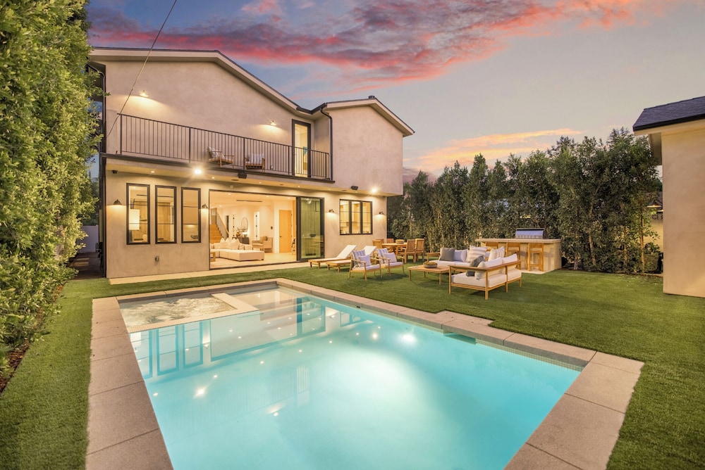 Kraft Villa - Luxury Living Redefined w/ Pool