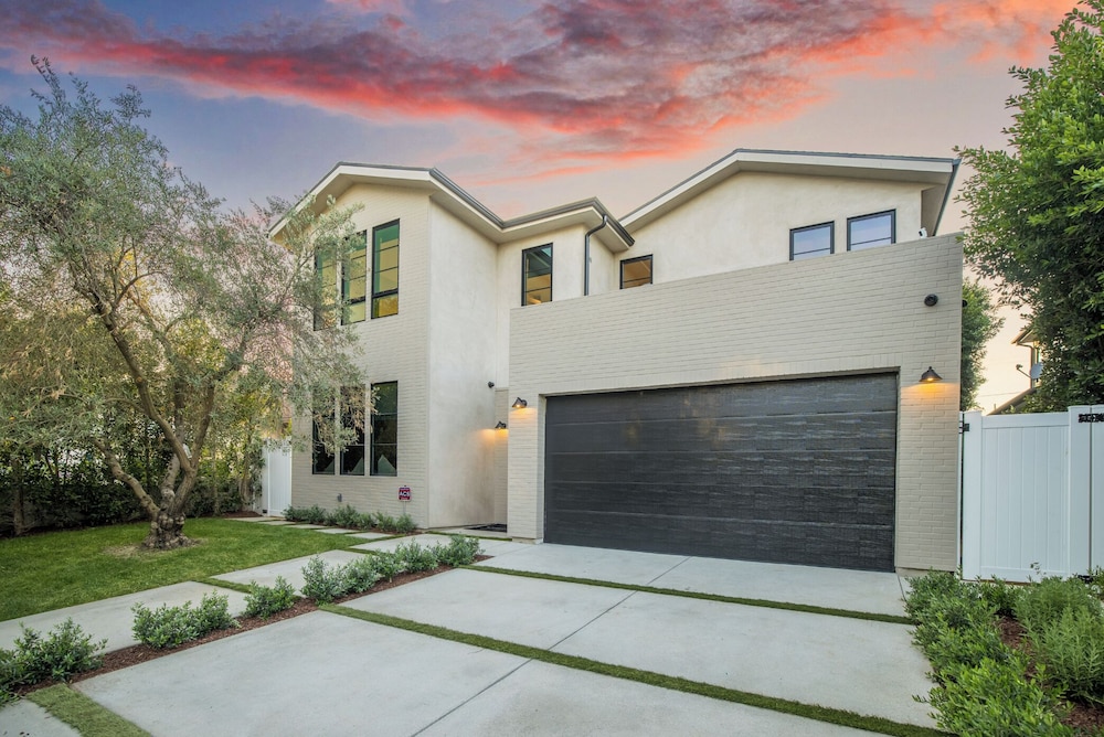 Kraft Villa - Luxury Living Redefined w/ Pool