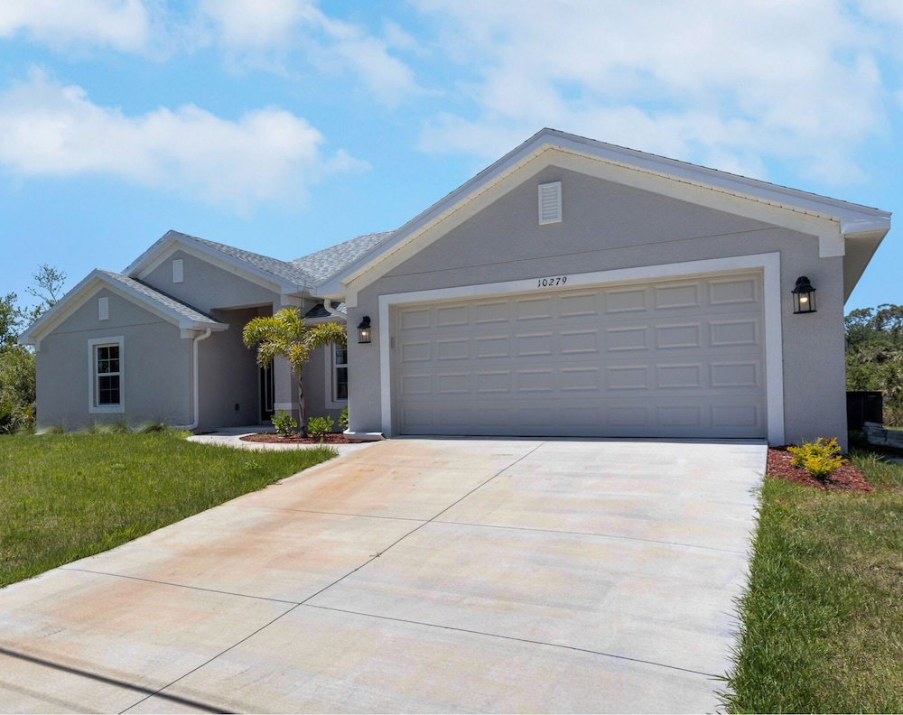 New Poolside Home in South Gulf Cove! Beaches Boca Grande, Manasota, Siesta Key & Venice