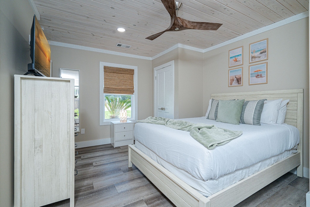 Dolphin Den view 2