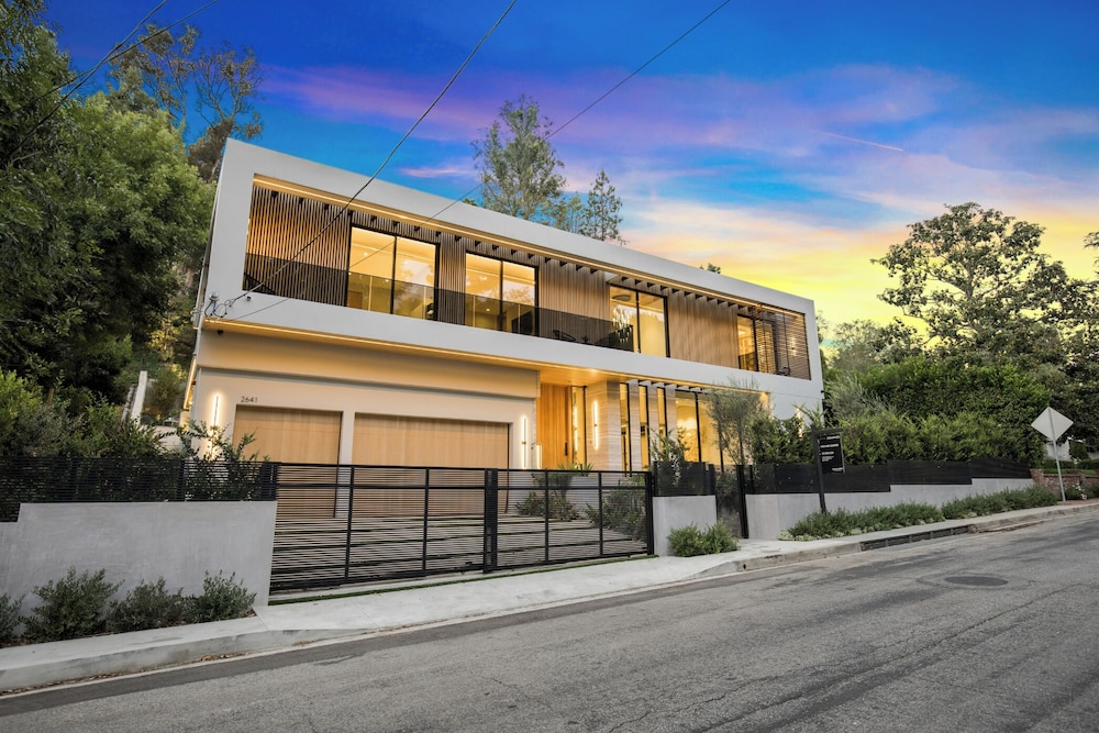 Hutton Modern