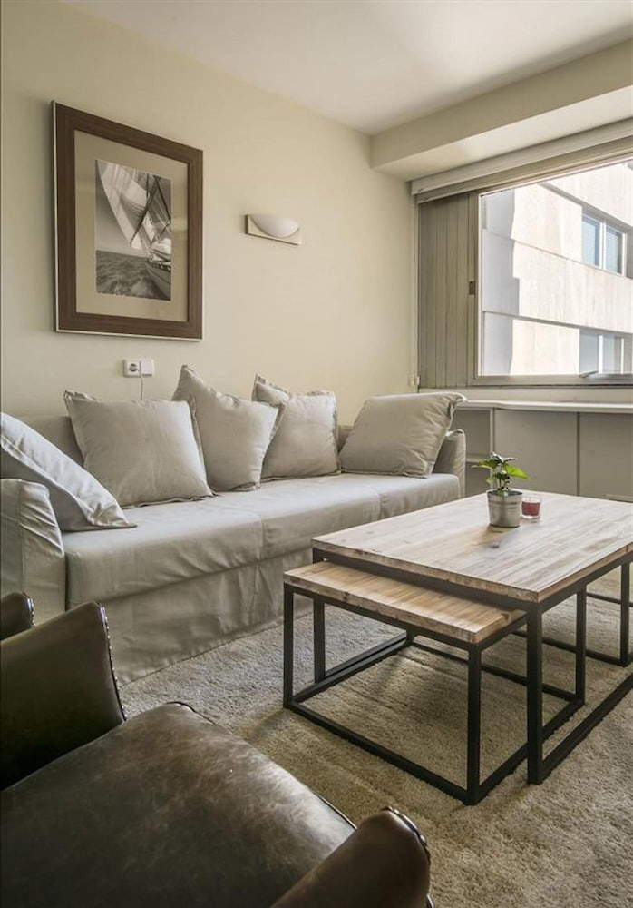 Colon 901 in Madrid With 1 Bedrooms and 1 Bathrooms