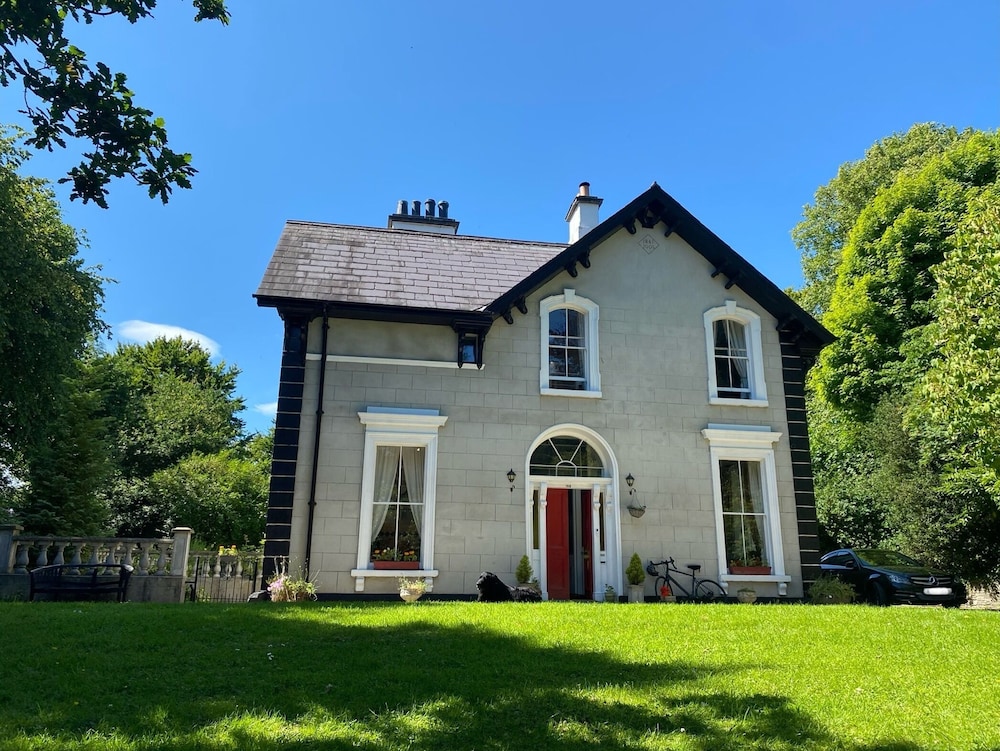 Fabulous 6 Bedroom Victorian Period House