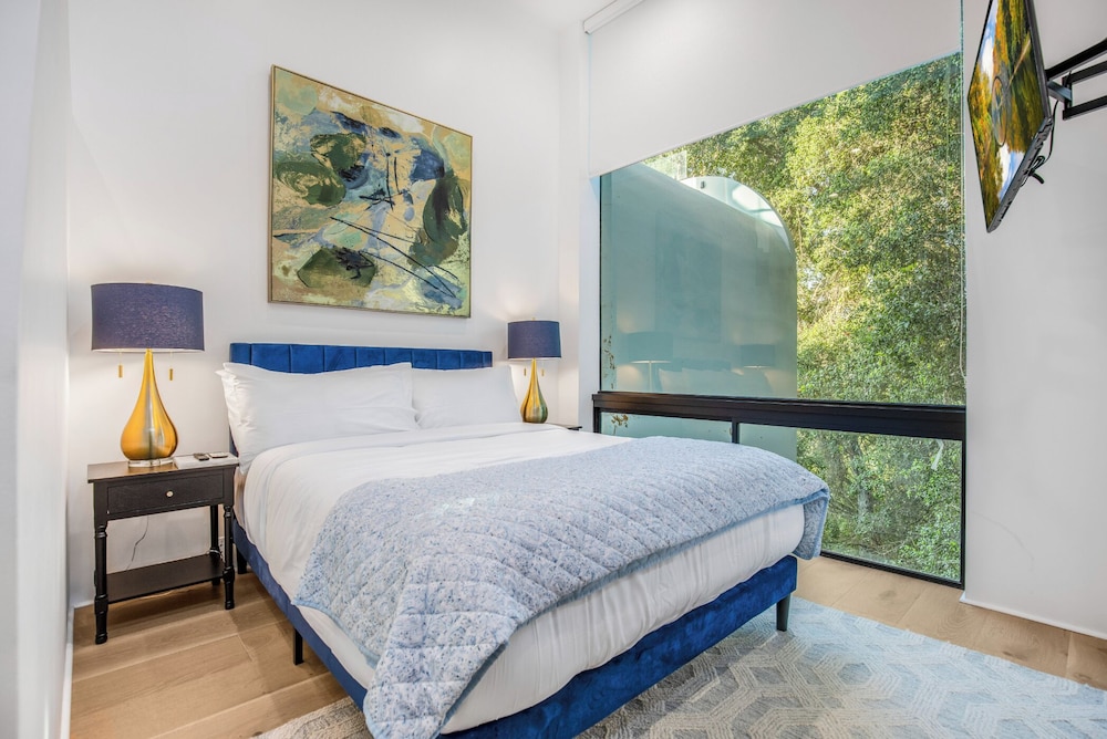 Los Angeles Vacations - Bel Air Yacht Mansion - Property Image 31