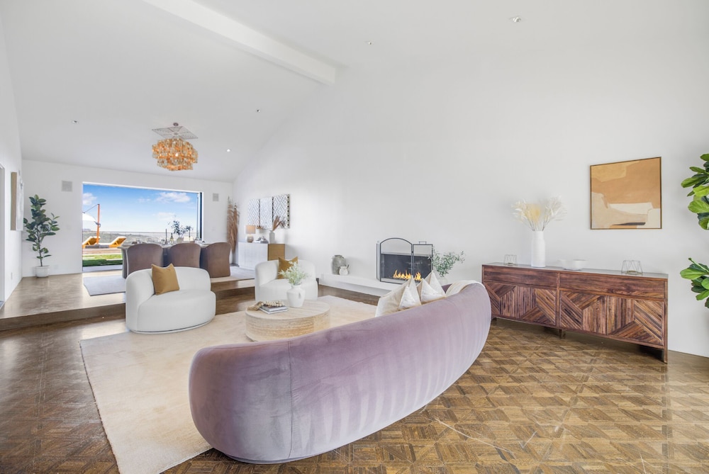 Stradella View - Bel-air Oasis w/ Infinity Pool & Stunning Panoramic Views