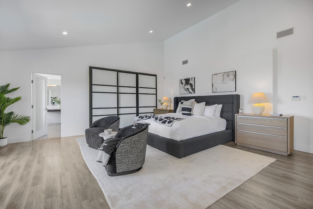 Stradella View - Bel-air Oasis w/ Infinity Pool & Stunning Panoramic Views
