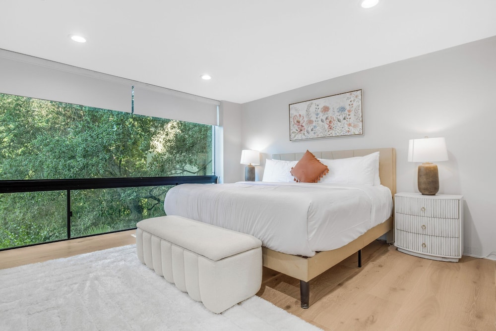 Los Angeles Vacations - Bel Air Yacht Mansion - Property Image 38