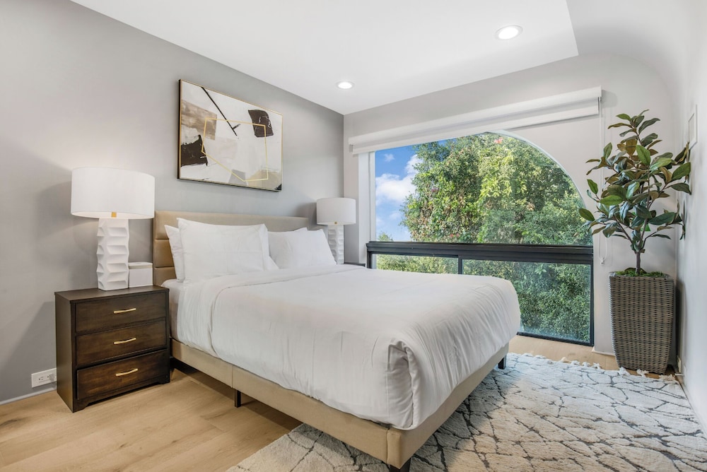 Los Angeles Vacations - Bel Air Yacht Mansion - Property Image 34