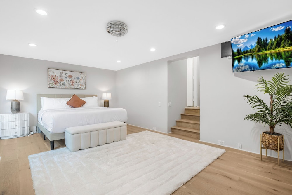 Los Angeles Vacations - Bel Air Yacht Mansion - Property Image 37