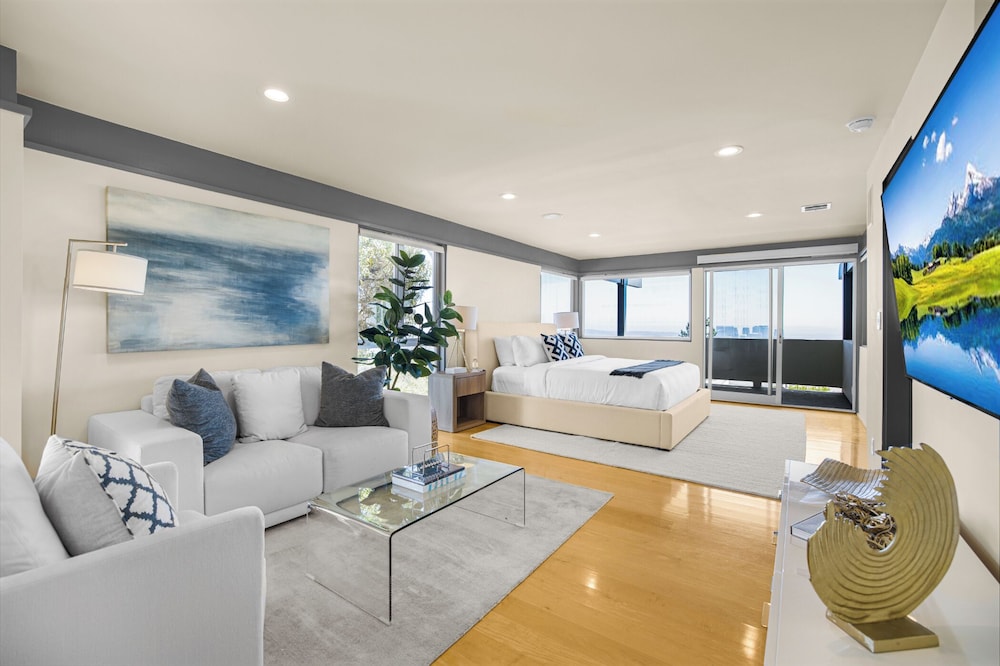 Solara Point - Sunset to Skyline With Pool & Epic Views