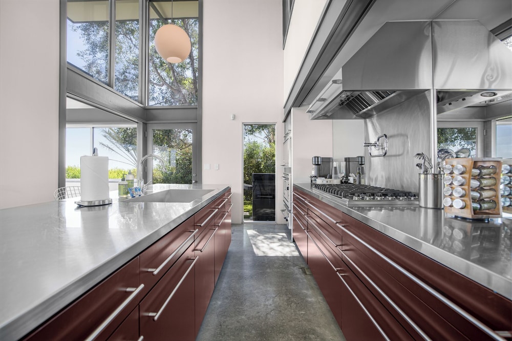 Solara Point - Sunset to Skyline With Pool & Epic Views