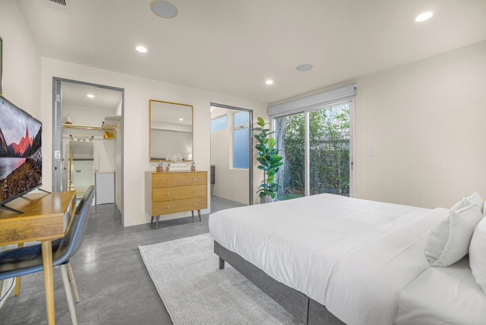 Solara Point - Sunset to Skyline With Pool & Epic Views