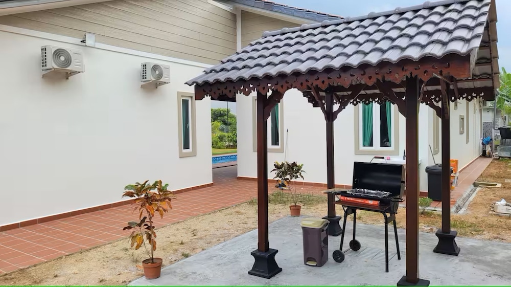 Villa RI Homestay