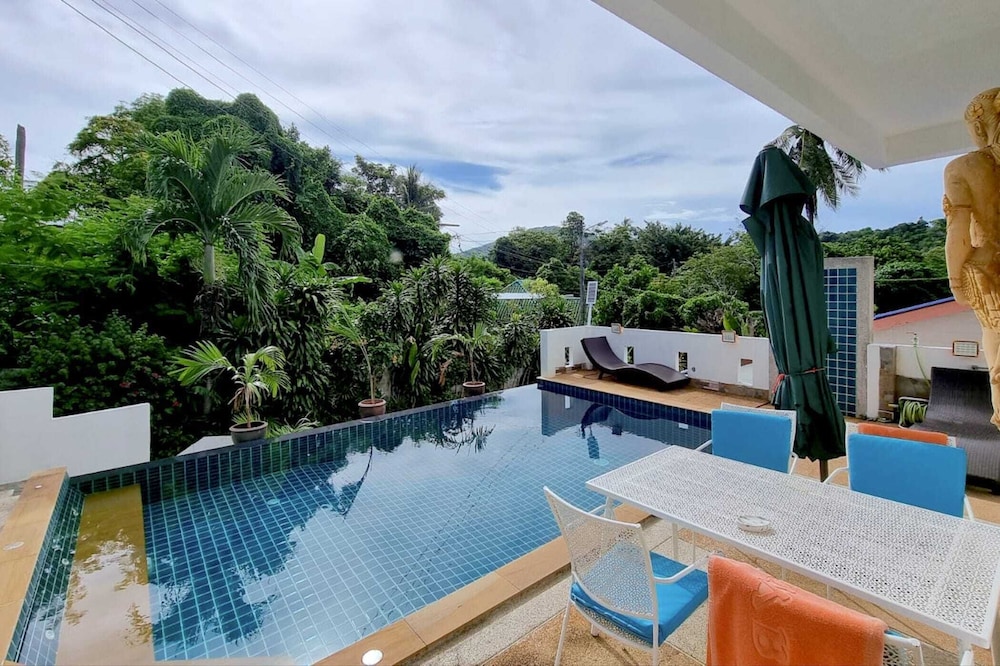 Family Pool Villa Happi near Yanui Beach