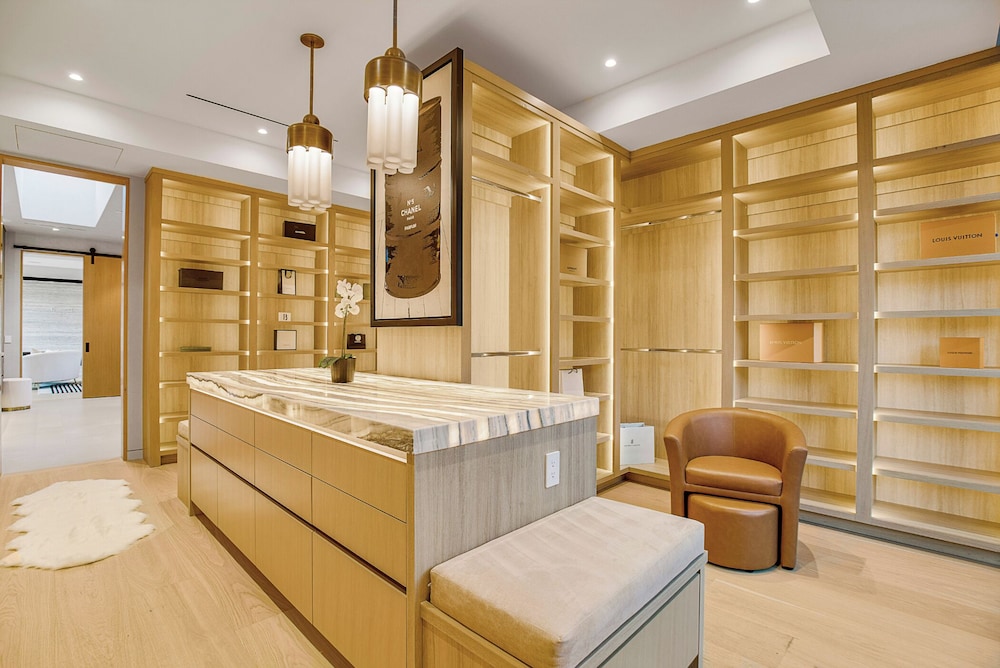 Hutton Modern