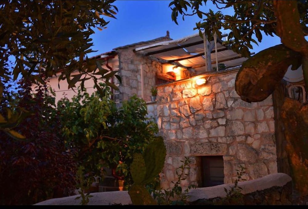 Traditional Stone House In Vamos view 3