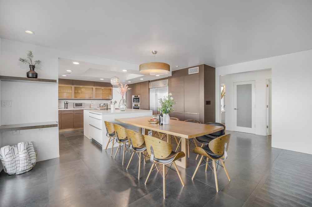 Stradella View - Bel-air Oasis w/ Infinity Pool & Stunning Panoramic Views