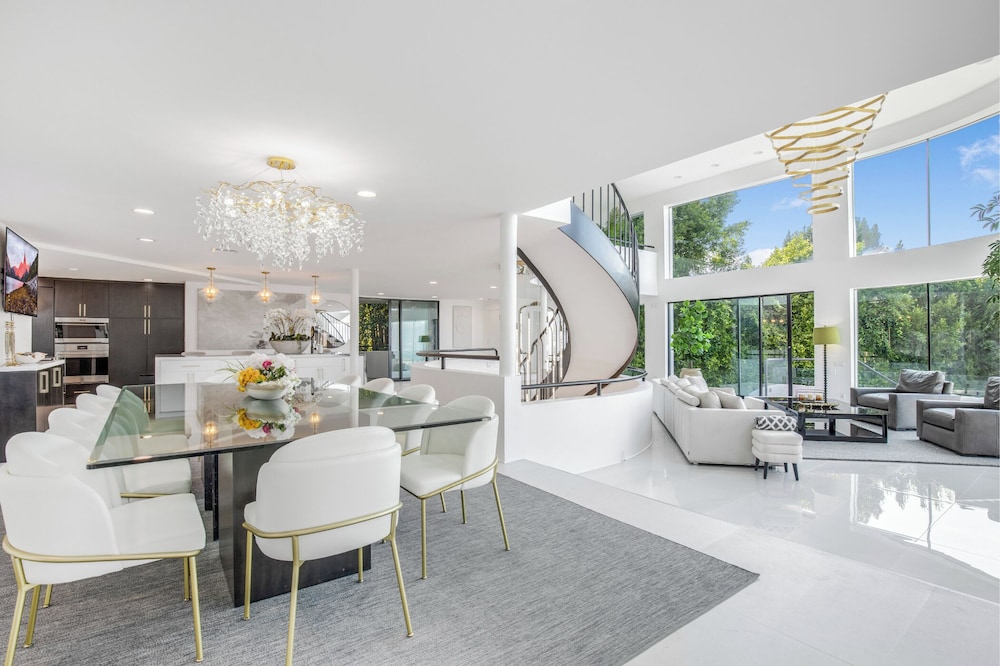 Los Angeles Vacations - Bel Air Yacht Mansion - Property Image 6