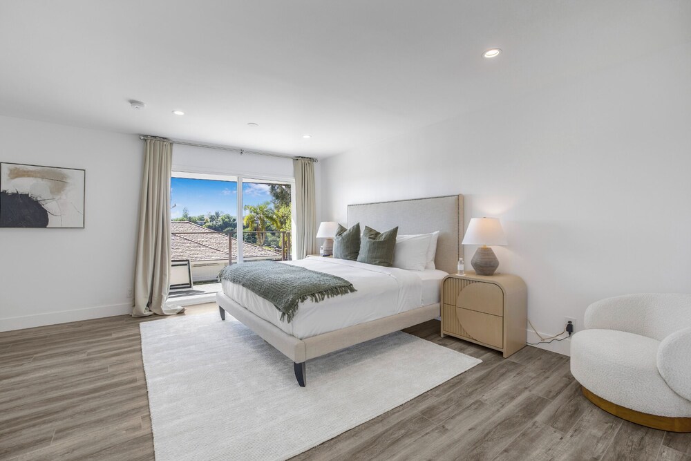 Stradella View - Bel-air Oasis w/ Infinity Pool & Stunning Panoramic Views