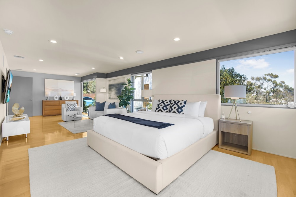 Solara Point - Sunset to Skyline With Pool & Epic Views