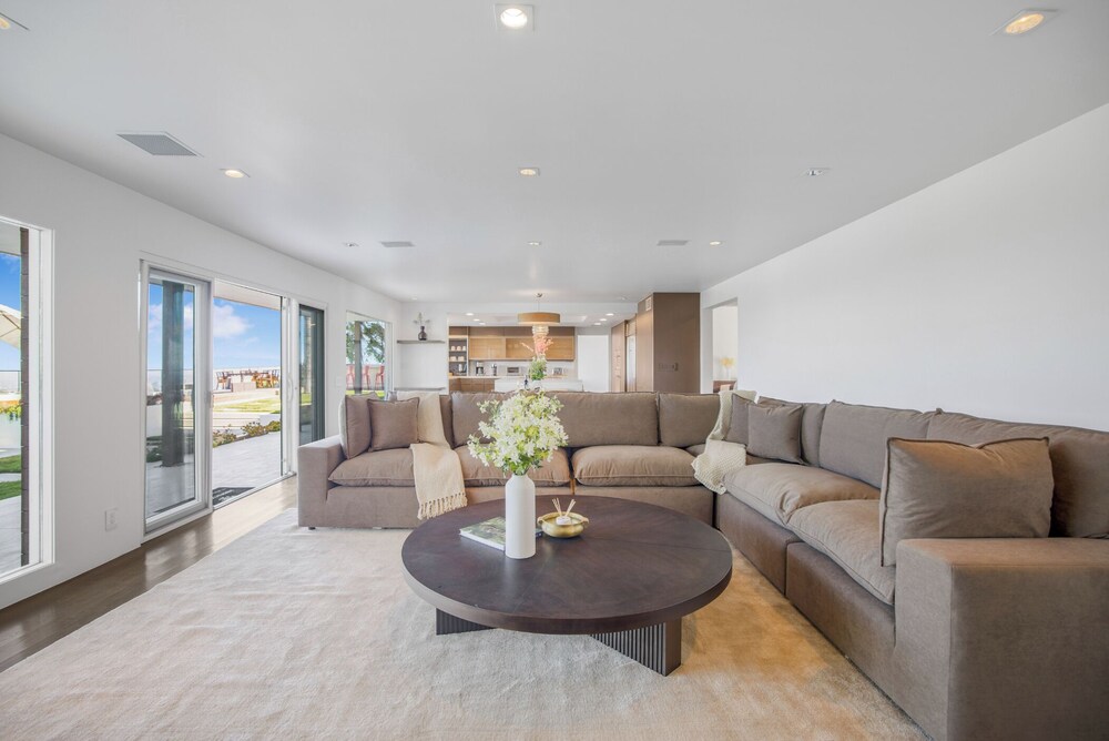 Stradella View - Bel-air Oasis w/ Infinity Pool & Stunning Panoramic Views