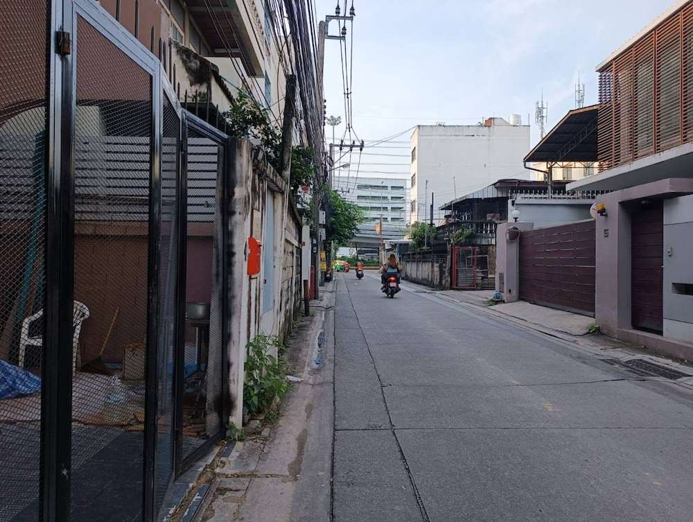 OYO 75416 Rama3 Sunrise Hostel - Image 3