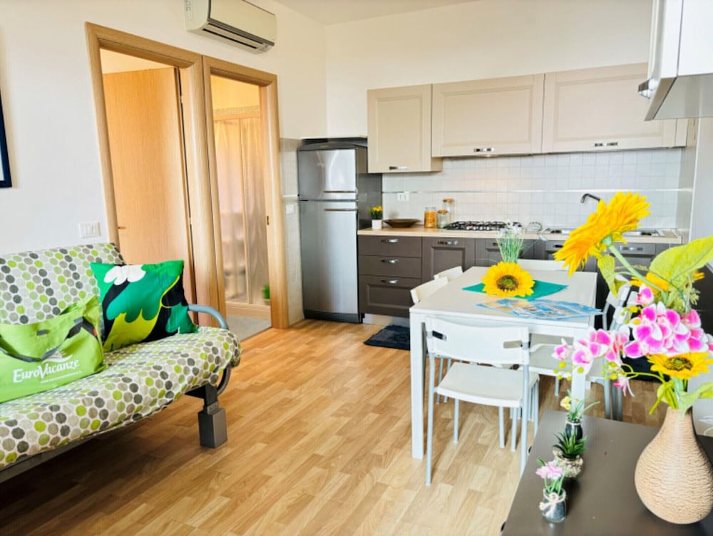 Bright Flat With Shared Swimming Pool