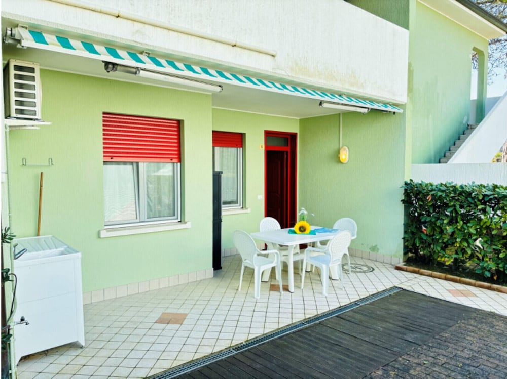 Bright Flat With Shared Swimming Pool