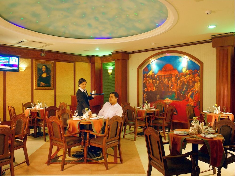 Regant Lake Palace
