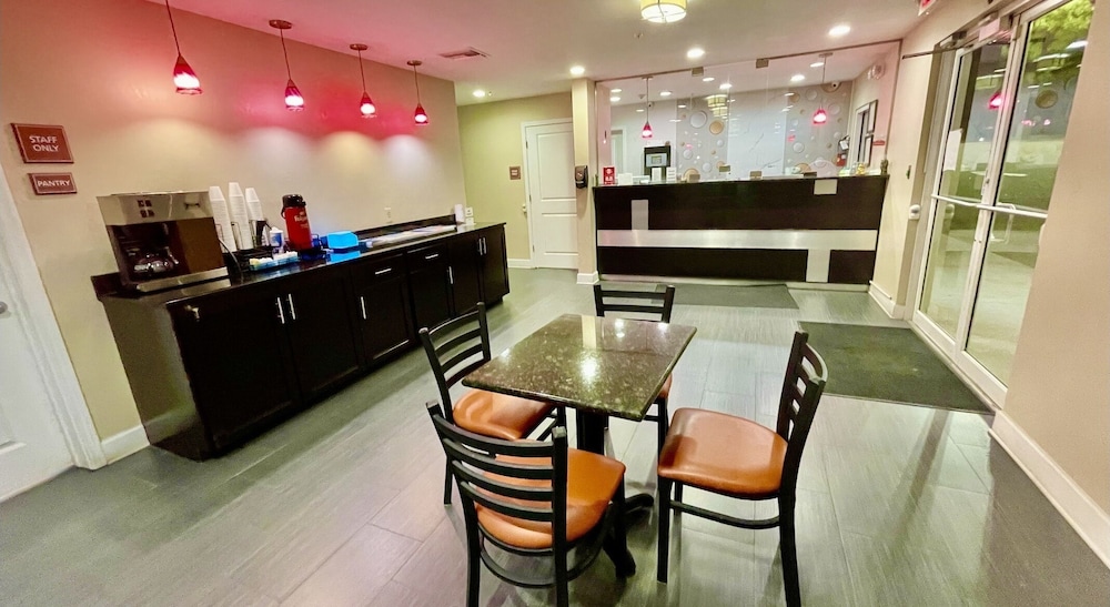 Garden Inn and Suites Little Rock