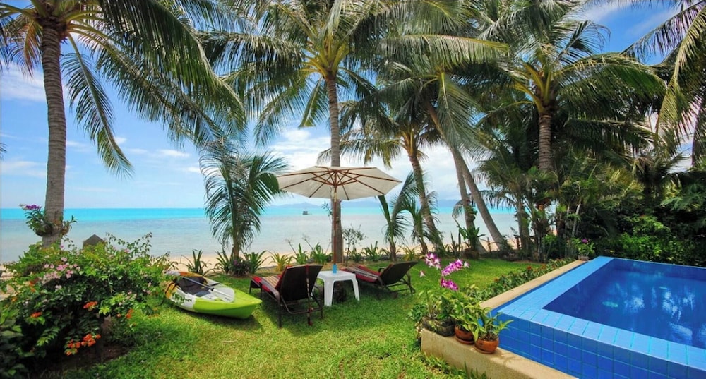 Beachfront Oasis With Private Pool and Jacuzzi on Samui's Bang Por Beach