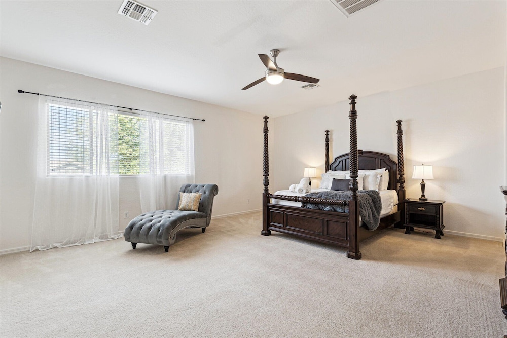 Pinnacle Breeze-private Backyard-mins to Six Flags