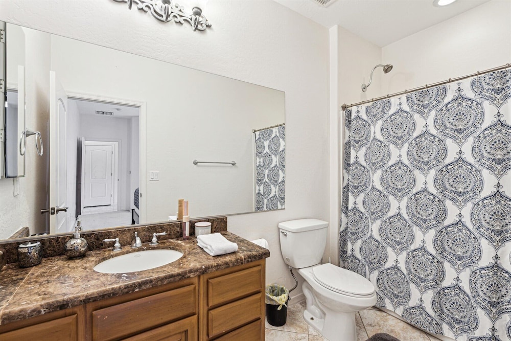 Pinnacle Breeze-private Backyard-mins to Six Flags