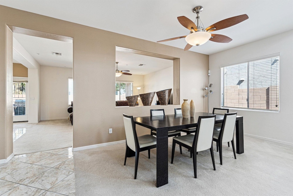 Pinnacle Breeze-private Backyard-mins to Six Flags