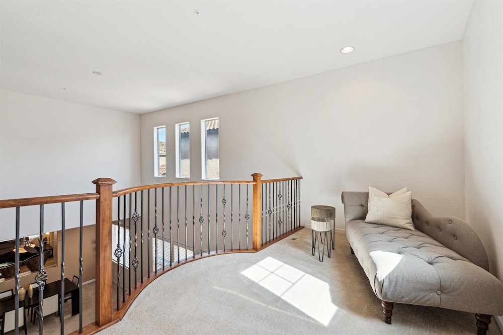 Pinnacle Breeze-private Backyard-mins to Six Flags