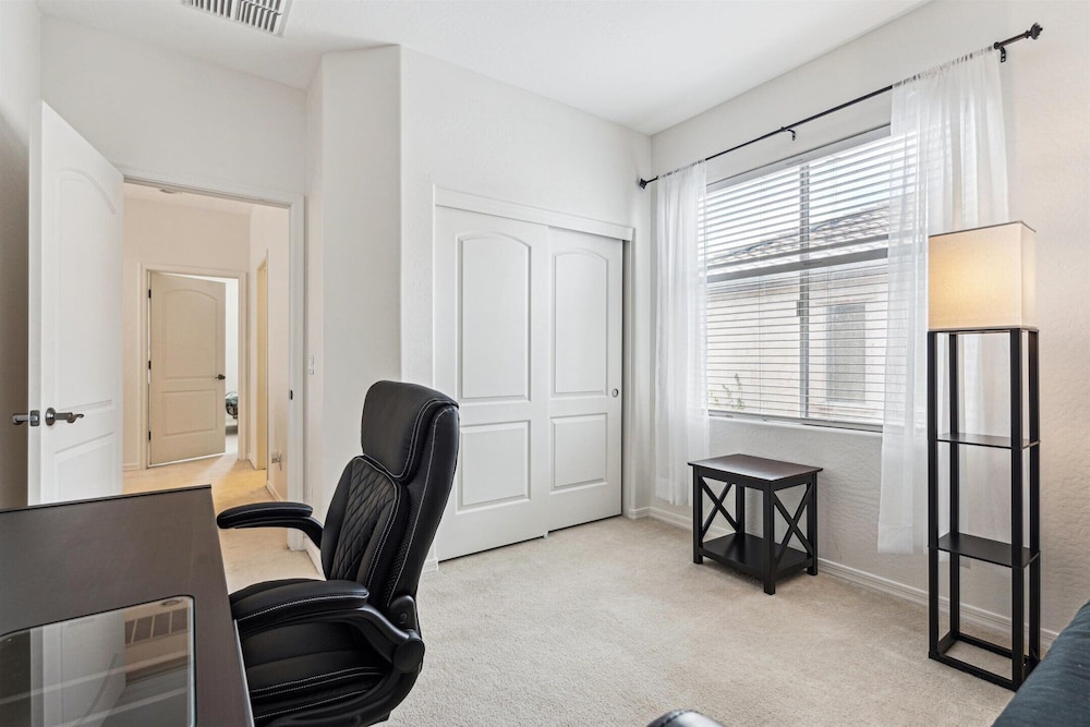 Pinnacle Breeze-private Backyard-mins to Six Flags