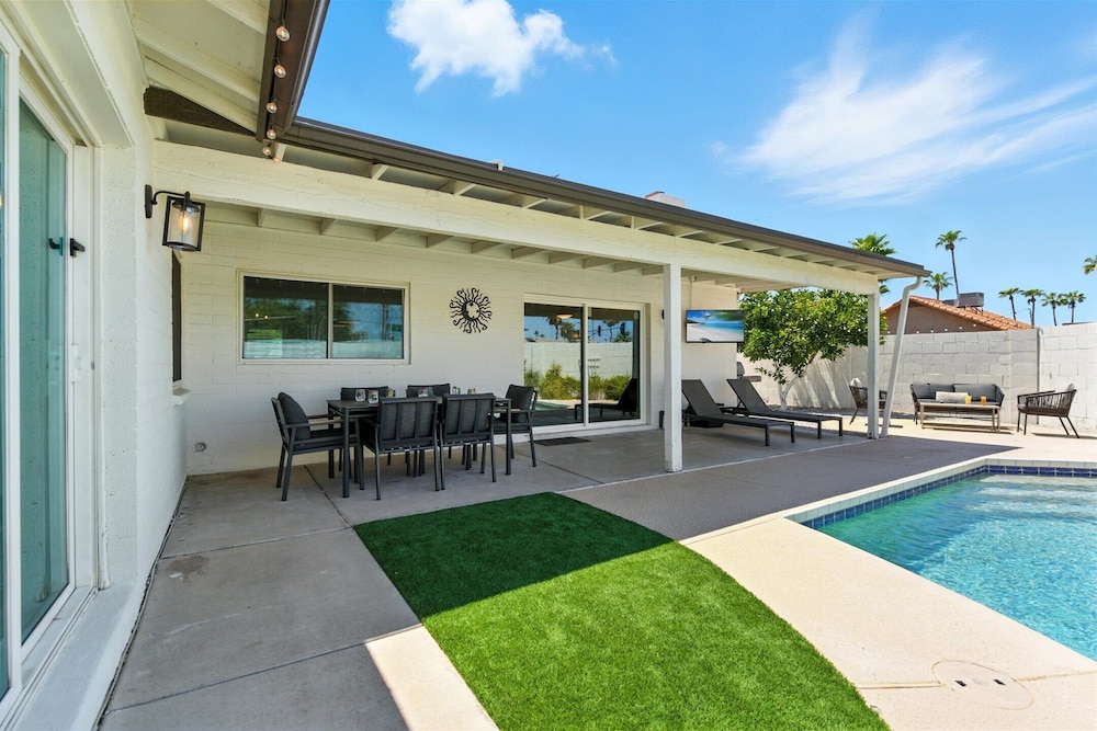 Greenway Getaway - Private Pool - North Scottsdale