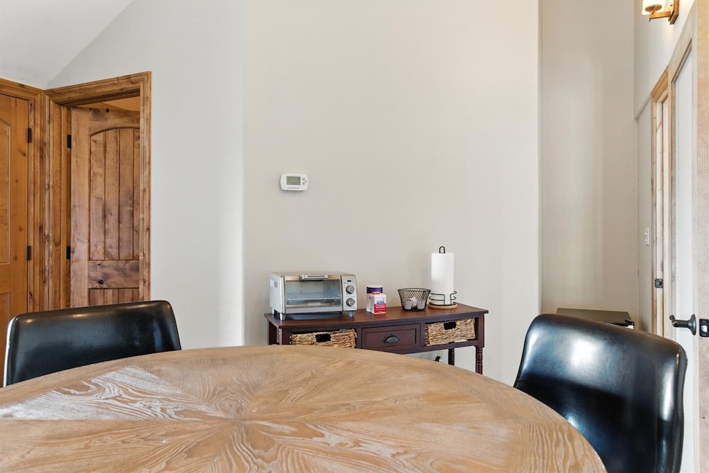 The Sanctuary at Prescott-downtown-hot Tub & Views