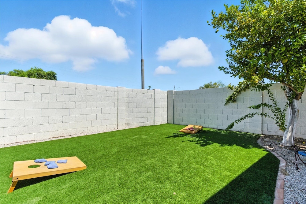 Greenway Getaway - Private Pool - North Scottsdale