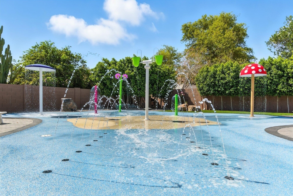 Splash Canyon - Splash Pad & Tons of Games - Gym