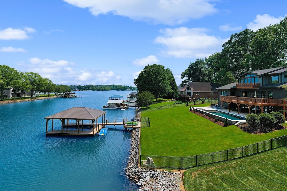 Elysian Shores W/heated Pool & Optional Boat Rental