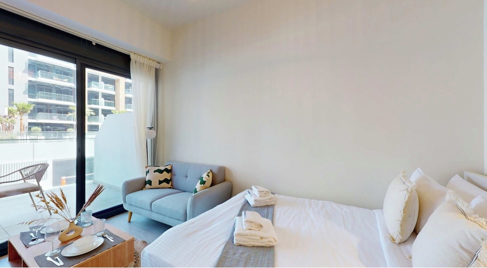 PVH - Cozy Studio in Azizi Riviera